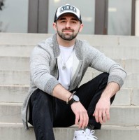 Jstyn Strain