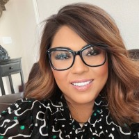 Vanessa Hoang Taylor