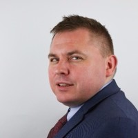 Clive Holmes
