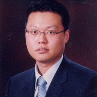 김동욱