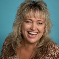 Katrina Sawa - Speaker, Business Coach, Book Publisher