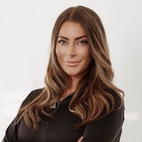 Sara Lendal Champagne