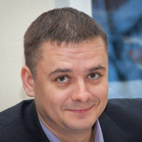 Аркадий Варов