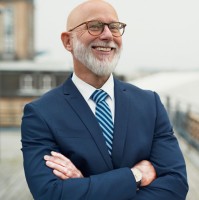 Piet Van Den Broek