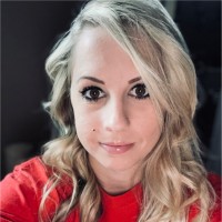 Stephanie Curry (Larson)
